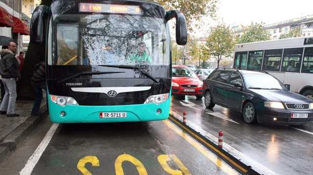 Ministria e Transportit fillon pajisjen e shofereve te autobuseve me certifikata